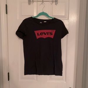 Levi’s Black tshirt